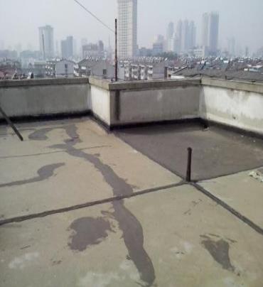 龙里漏水维修 楼顶漏水是什么原因，楼顶漏水维修方法是什么?